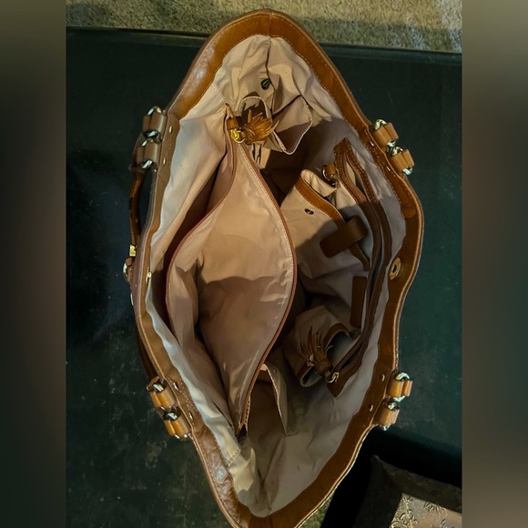 Rusk color, Nice thick leather shoulder purse with lots of compartments - Picture 3 of 8